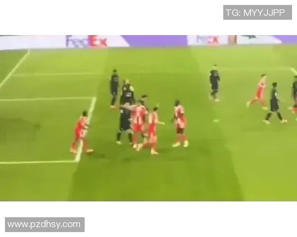 足球球星父亲现场观战见证儿子精彩进球全场球迷热情欢呼